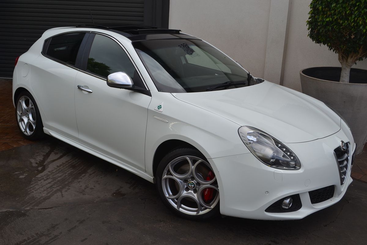 2015 Alfa Romeo Giulietta Quadrifoglio Verde Series 1