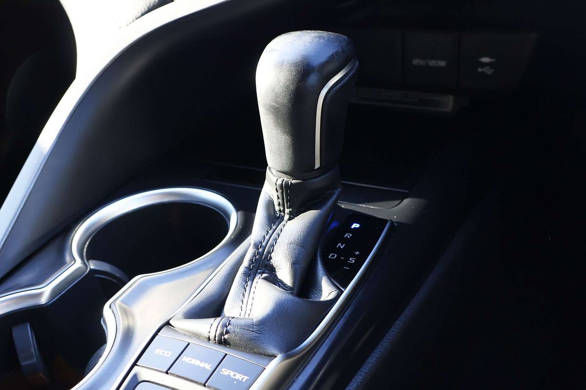 2018 Toyota Camry SX GSV70R