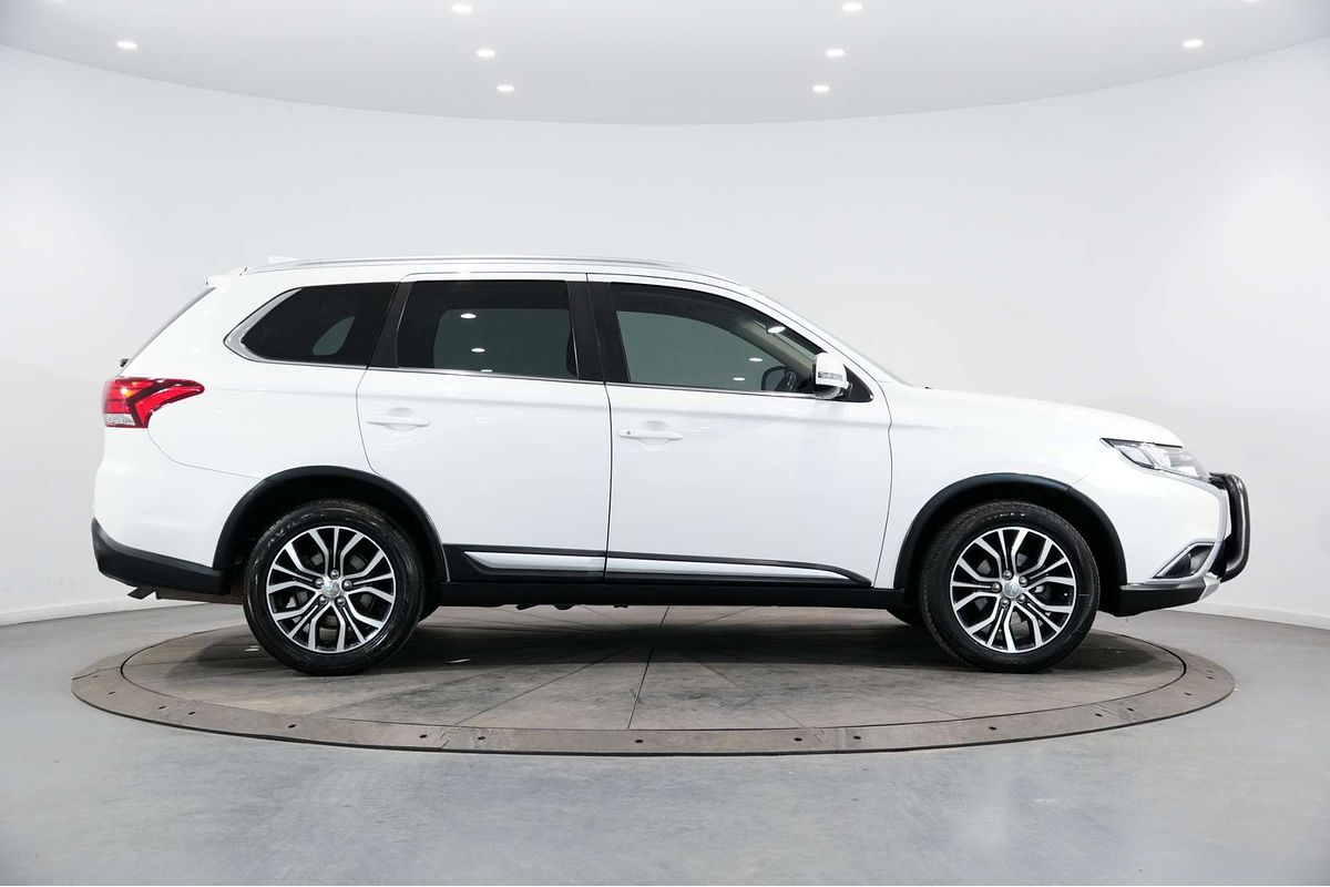 2017 Mitsubishi Outlander LS Safety Pack ZK