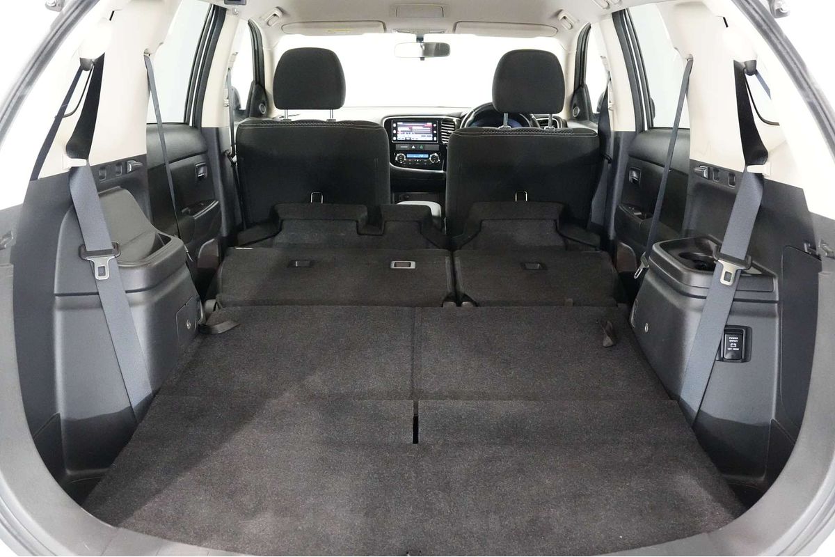 2017 Mitsubishi Outlander LS Safety Pack ZK