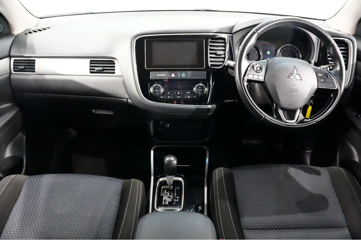 2017 Mitsubishi Outlander LS Safety Pack ZK