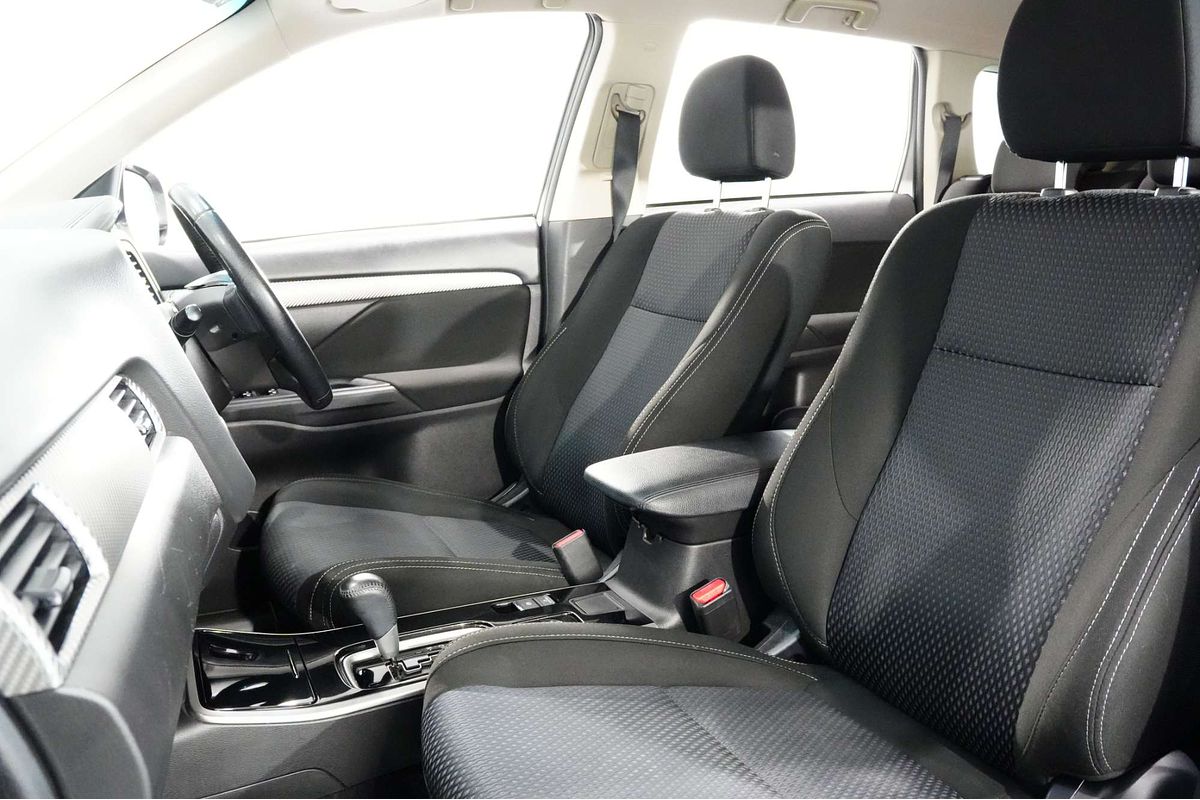 2017 Mitsubishi Outlander LS Safety Pack ZK