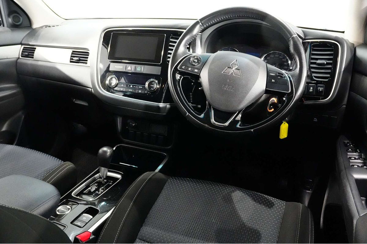 2017 Mitsubishi Outlander LS Safety Pack ZK