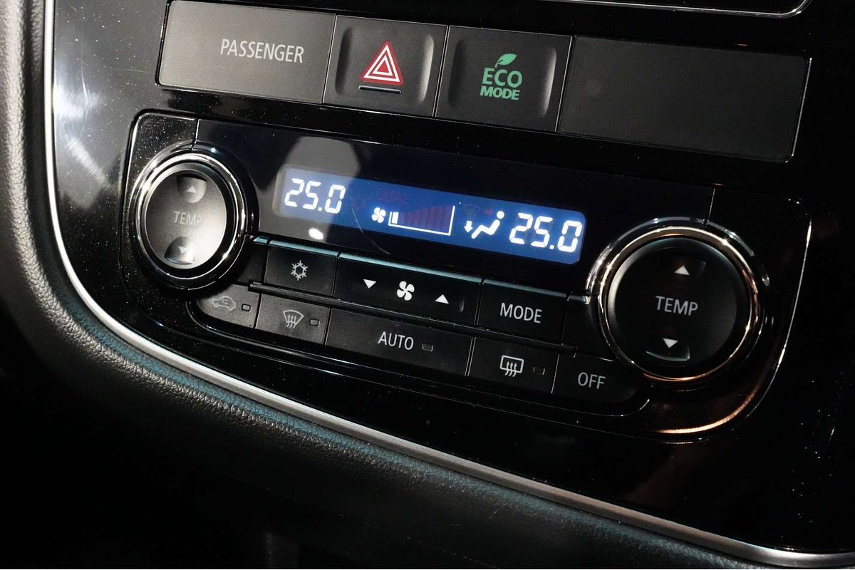 2017 Mitsubishi Outlander LS Safety Pack ZK