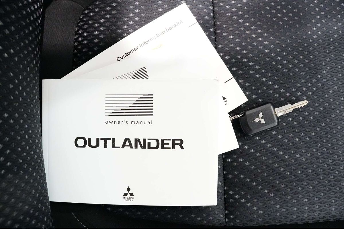 2017 Mitsubishi Outlander LS Safety Pack ZK