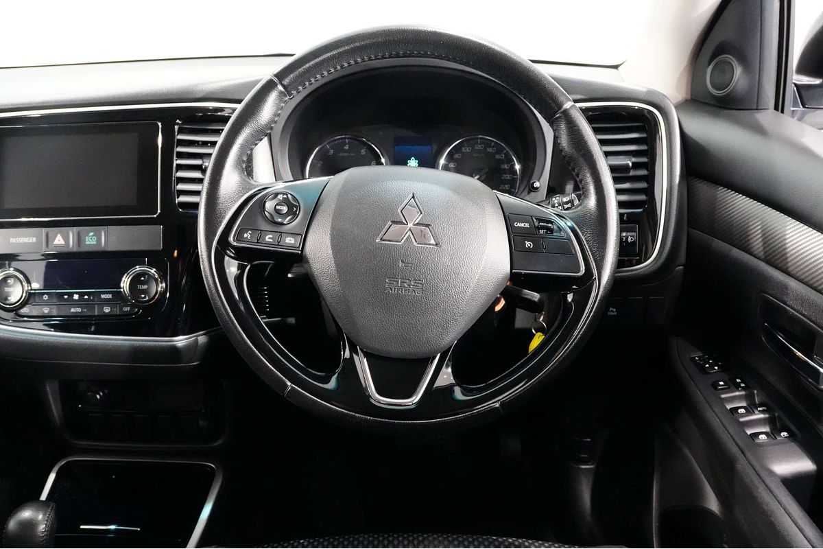 2017 Mitsubishi Outlander LS Safety Pack ZK