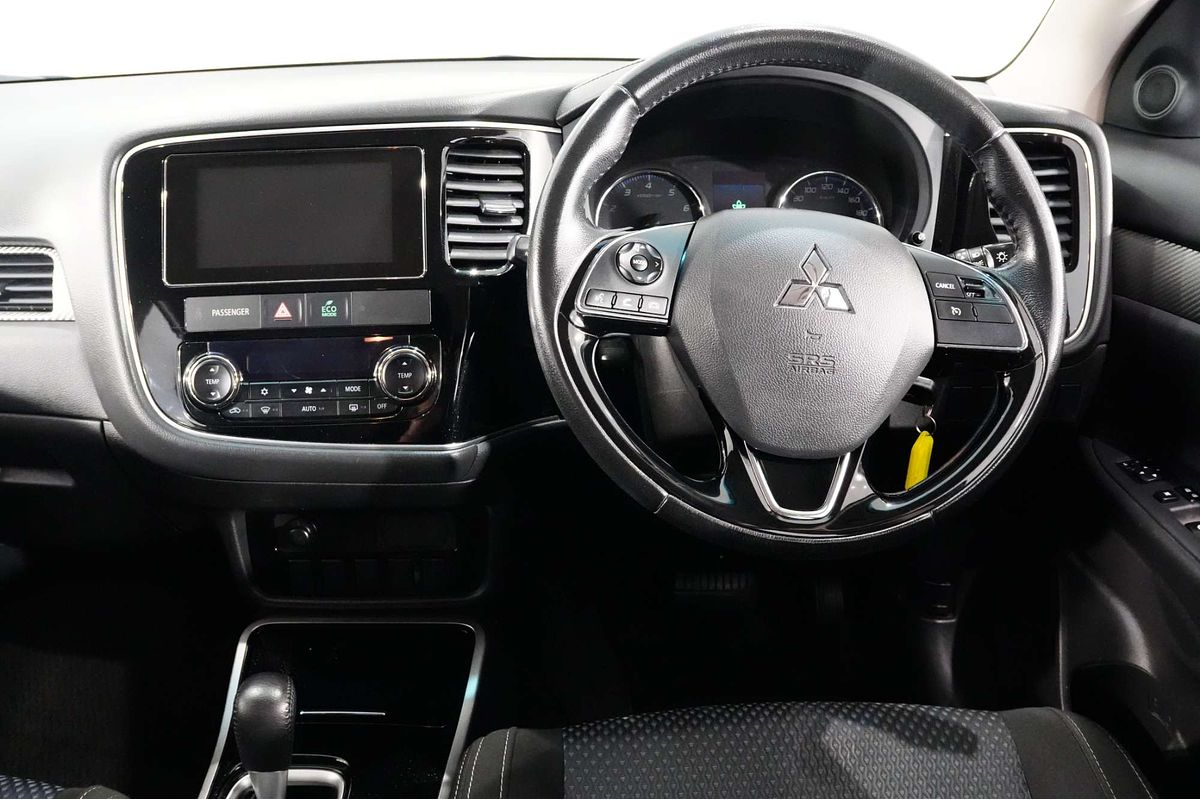 2017 Mitsubishi Outlander LS Safety Pack ZK
