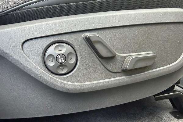 2024 Kia EV5 Air Standard Range OVc thumb-25