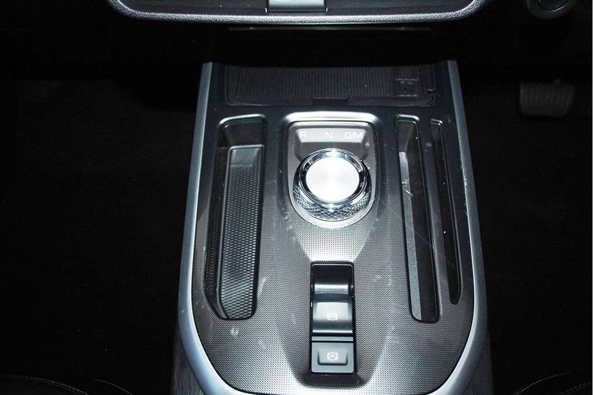 Jolion Facelift Luxury Petrol Auto 4x2