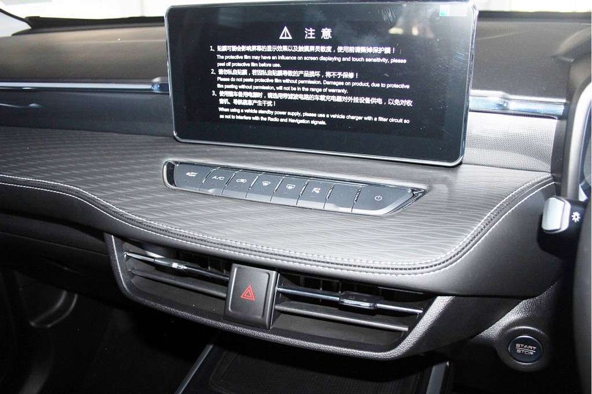 Jolion Facelift Luxury Petrol Auto 4x2