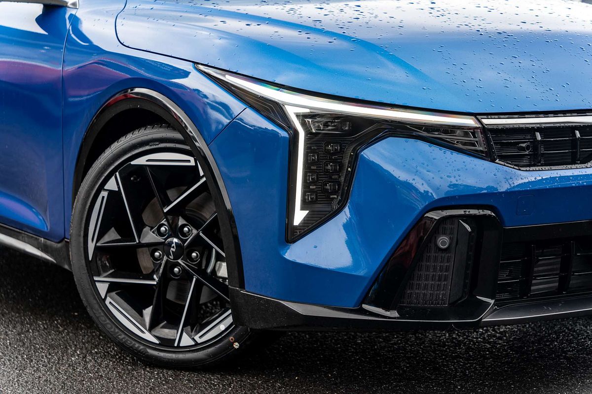 2025 Kia K4 GT-Line CL4m