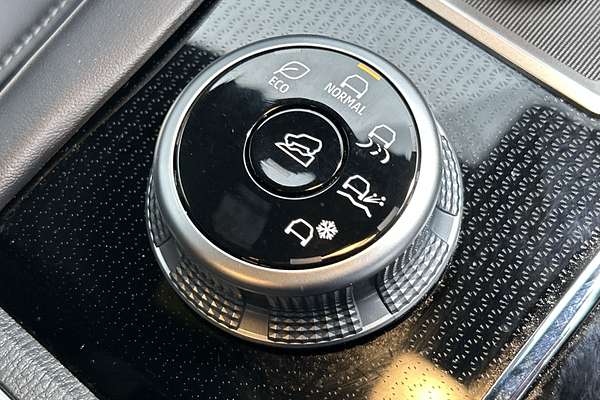 2024 Mitsubishi Outlander Black Edition ZM thumb-16
