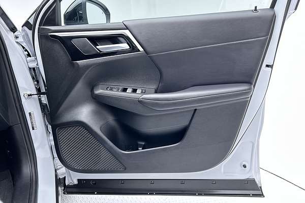 2024 Mitsubishi Outlander Black Edition ZM thumb-18