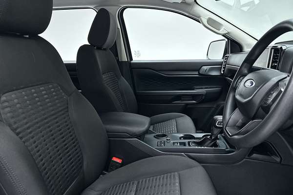 2022 Ford Everest Ambiente 2.0L thumb-12