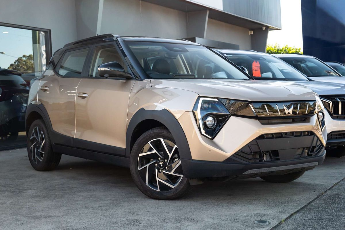 2026 Mahindra XUV3XO AX7L