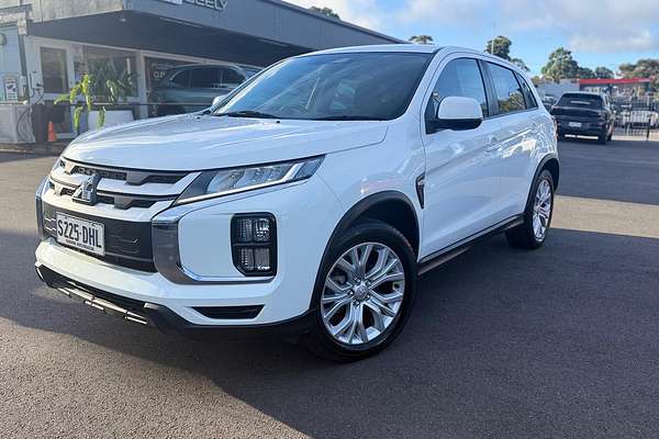 2020 Mitsubishi ASX ES XD thumb-0