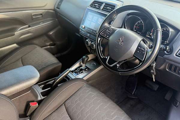2020 Mitsubishi ASX ES XD thumb-7
