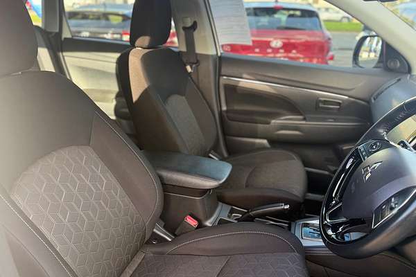 2020 Mitsubishi ASX ES XD thumb-8