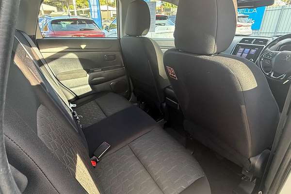 2020 Mitsubishi ASX ES XD thumb-9