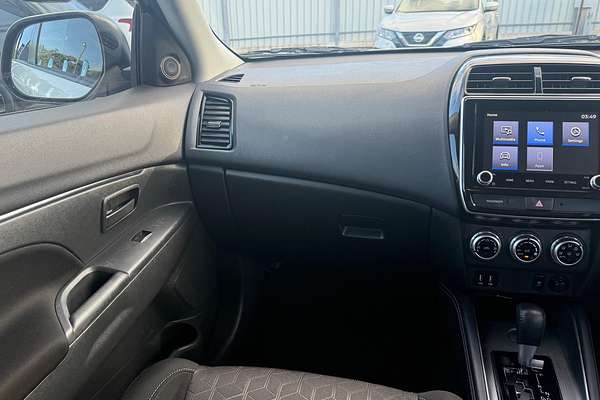 2020 Mitsubishi ASX ES XD thumb-11