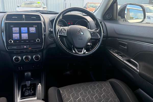 2020 Mitsubishi ASX ES XD thumb-12