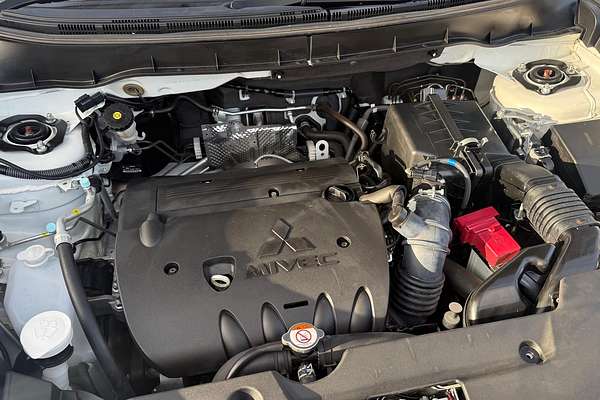 2020 Mitsubishi ASX ES XD thumb-26