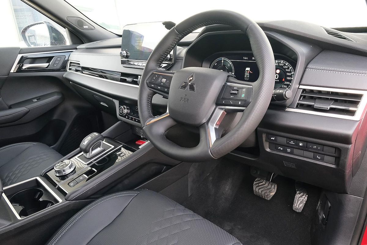 2025 Mitsubishi Outlander PHEV GSR ZM