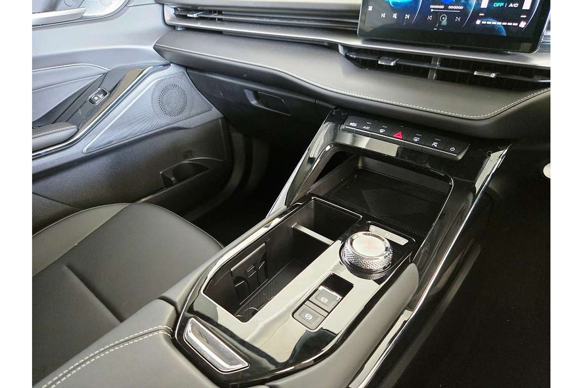 H6 Facelift Lux Auto Hybrid 4X2