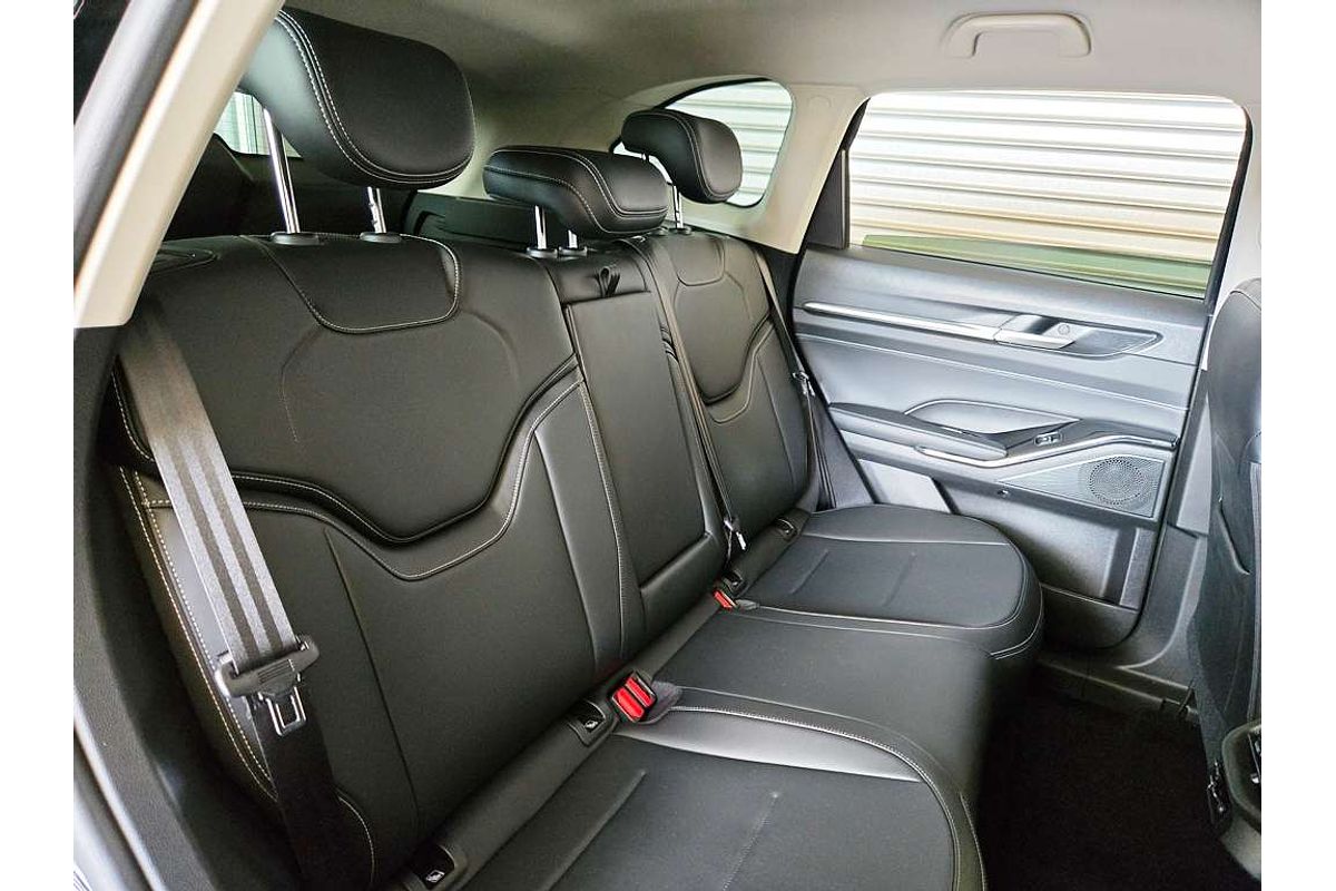 H6 Facelift Lux Auto Hybrid 4X2