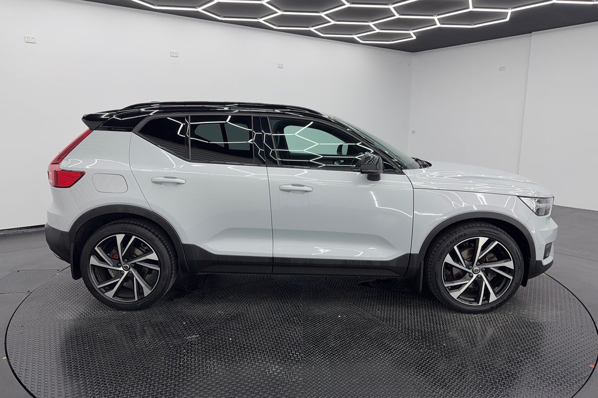 2020 Volvo XC40 T5 R-Design