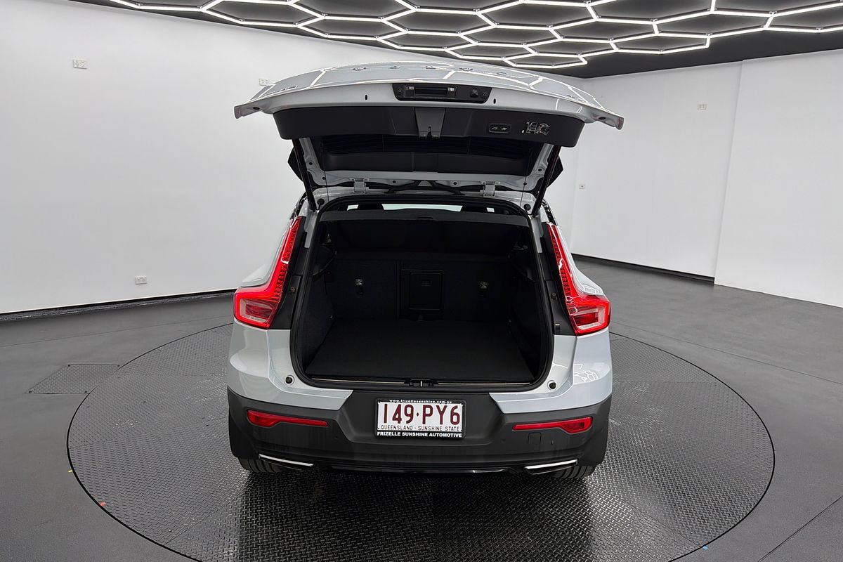 2020 Volvo XC40 T5 R-Design