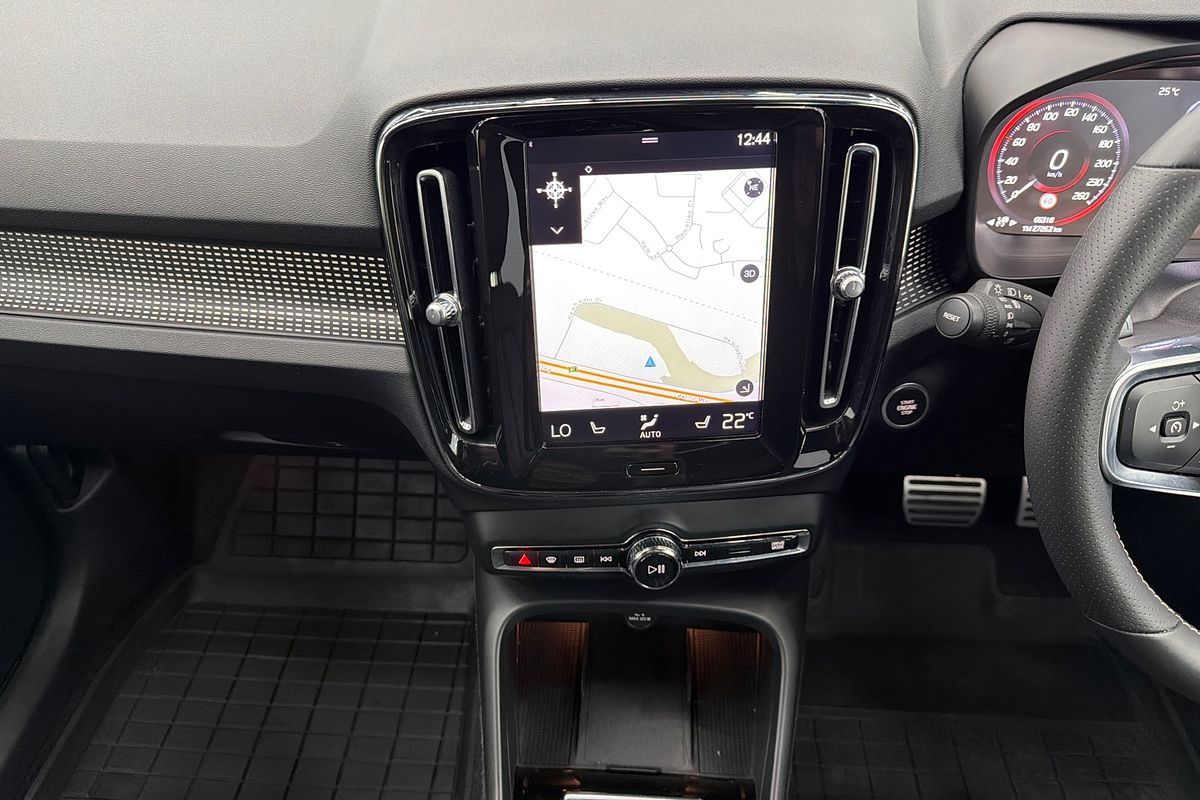 2020 Volvo XC40 T5 R-Design