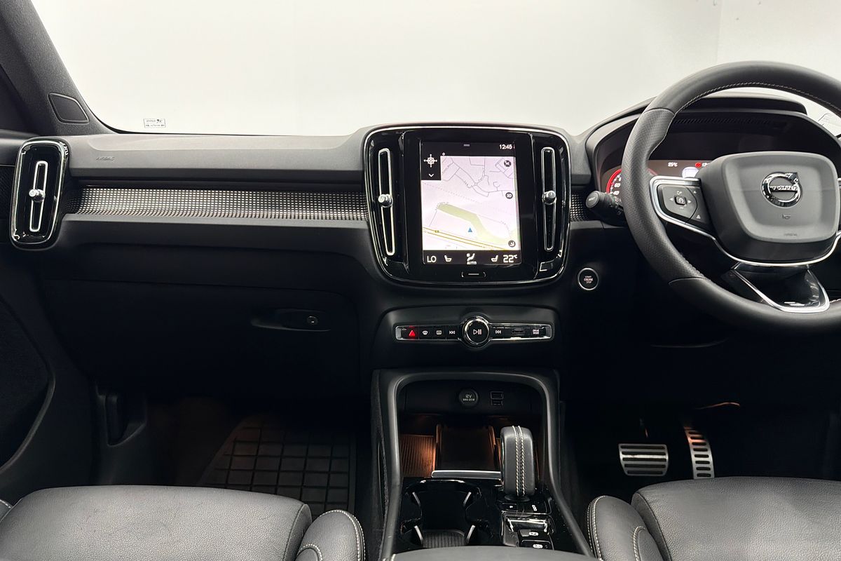 2020 Volvo XC40 T5 R-Design