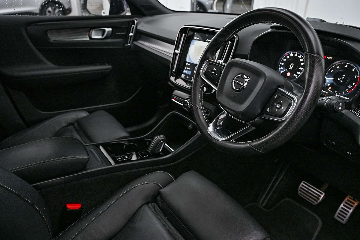 2020 Volvo XC40 T5 R-Design