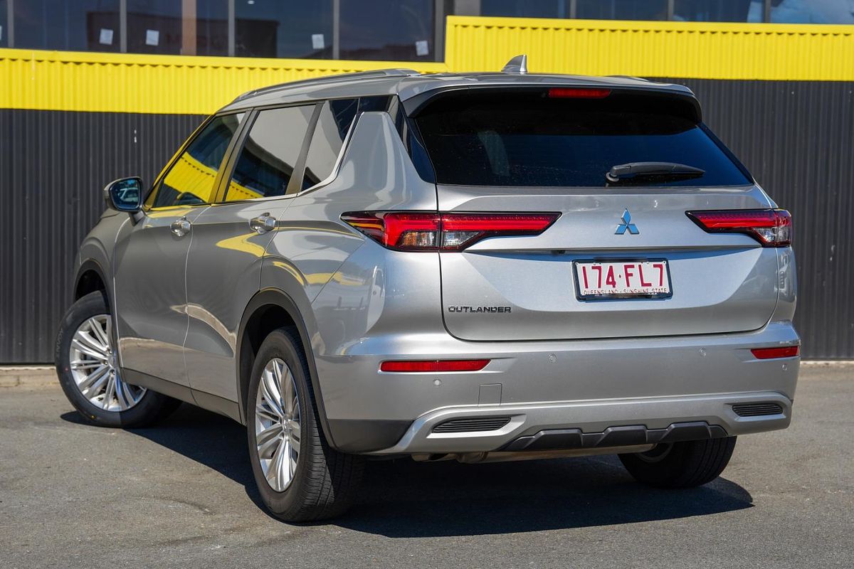 2022 Mitsubishi Outlander LS ZM