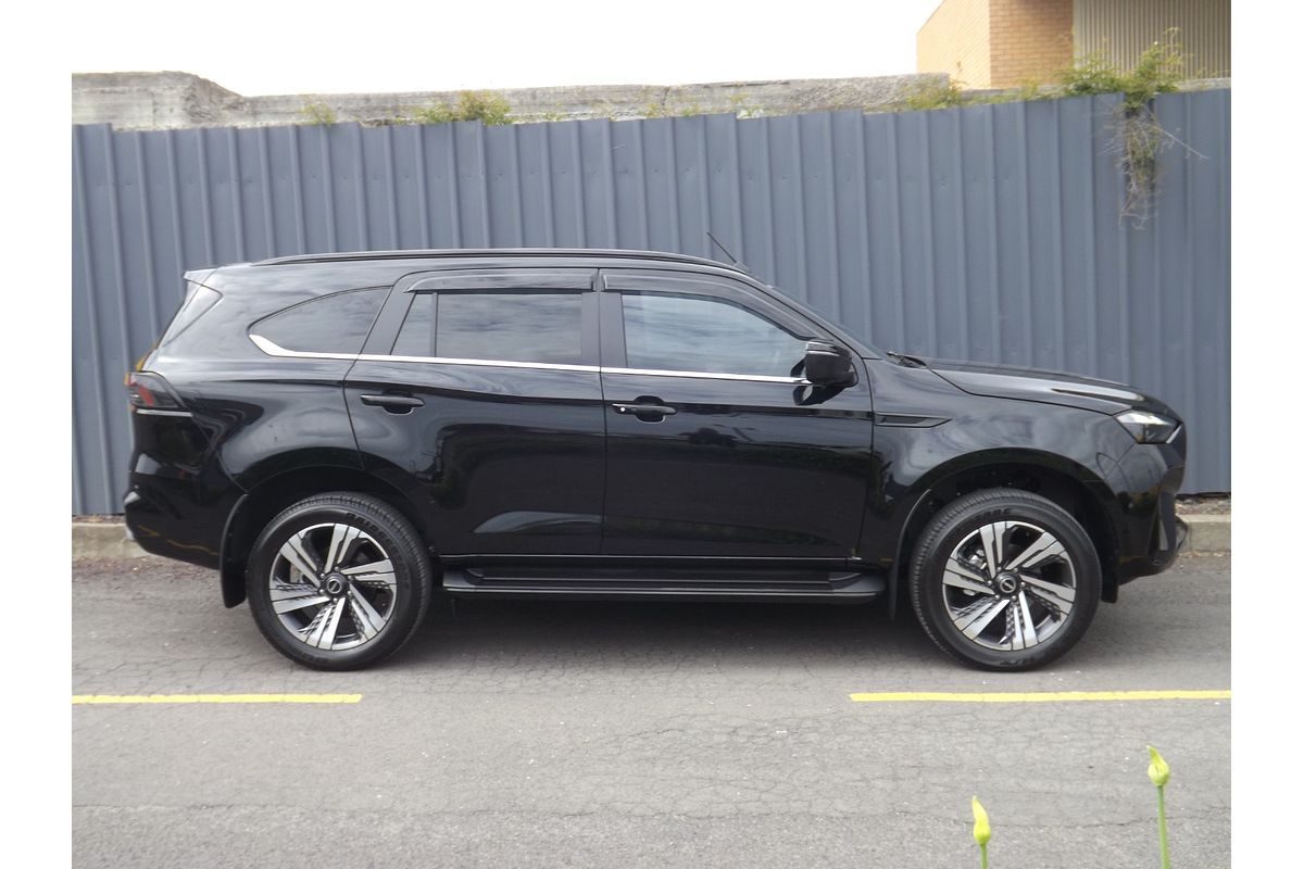 2026 Isuzu MU-X LS-T