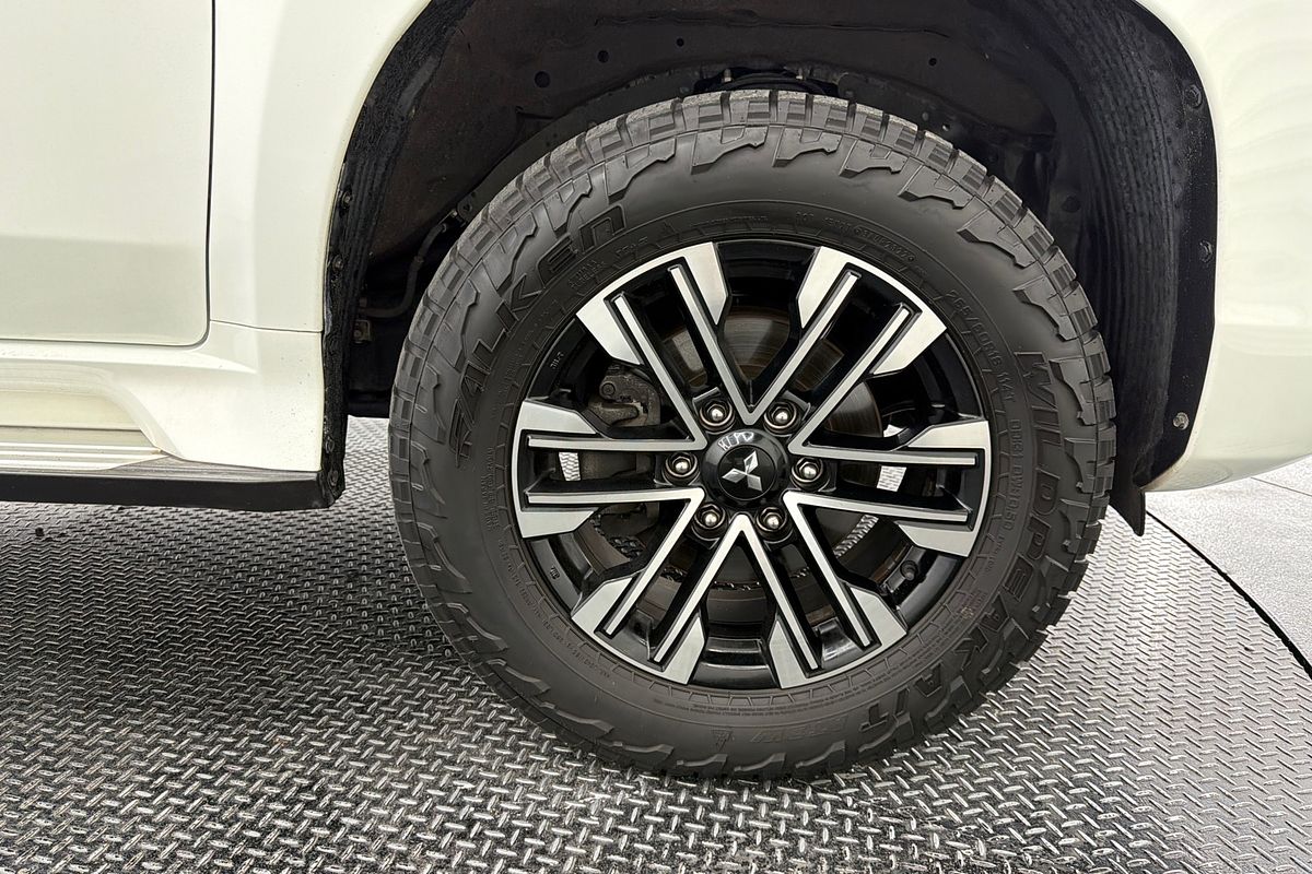 2022 Mitsubishi Pajero Sport GLS QF