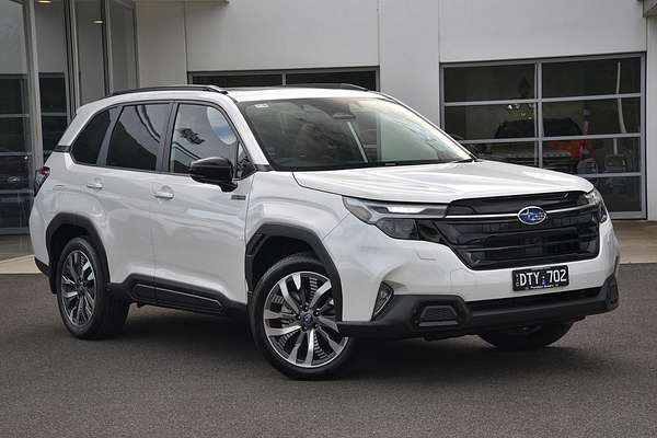 2025 Subaru Forester Hybrid Touring S6