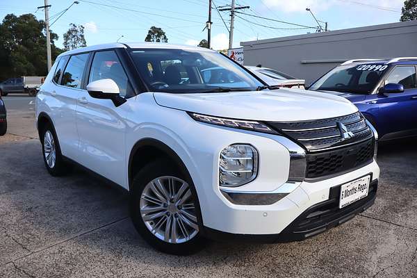 2024 Mitsubishi Outlander ES ZM