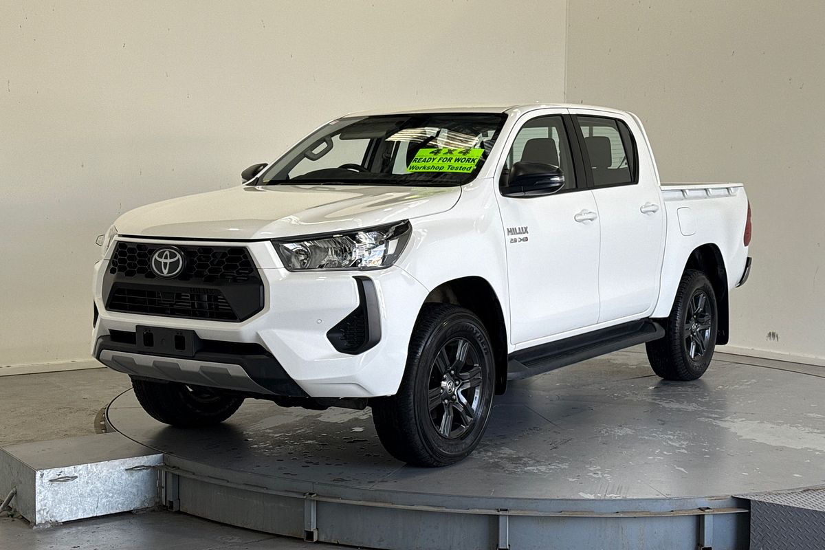 2025 Toyota Hilux SR (4x4) GUN126R RC 4X4