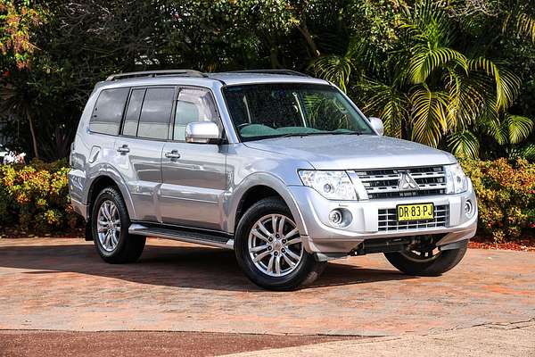 2014 Mitsubishi Pajero VR-X NW
