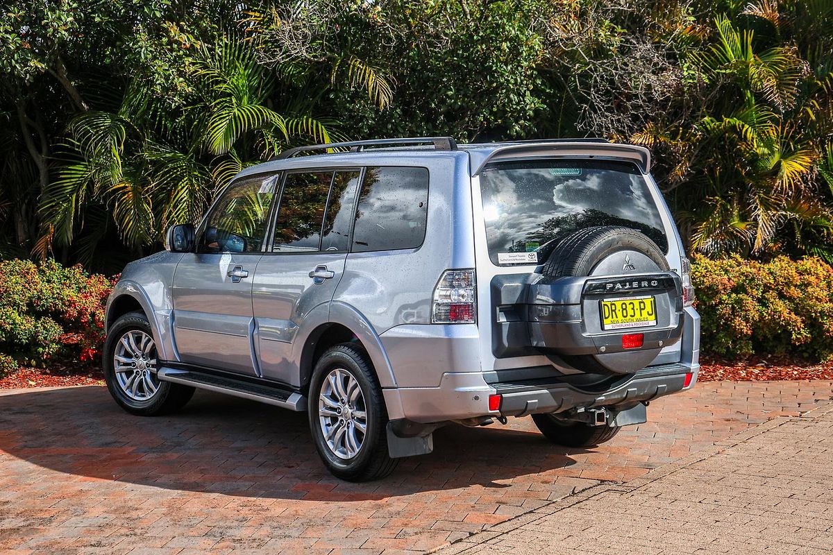 2014 Mitsubishi Pajero VR-X NW