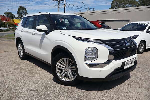 2024 Mitsubishi Outlander ES ZM