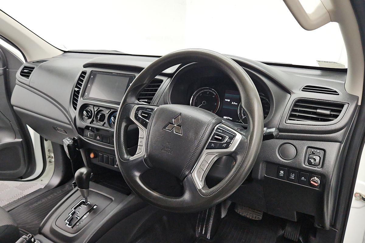 2022 Mitsubishi Triton GLX MR 4X4