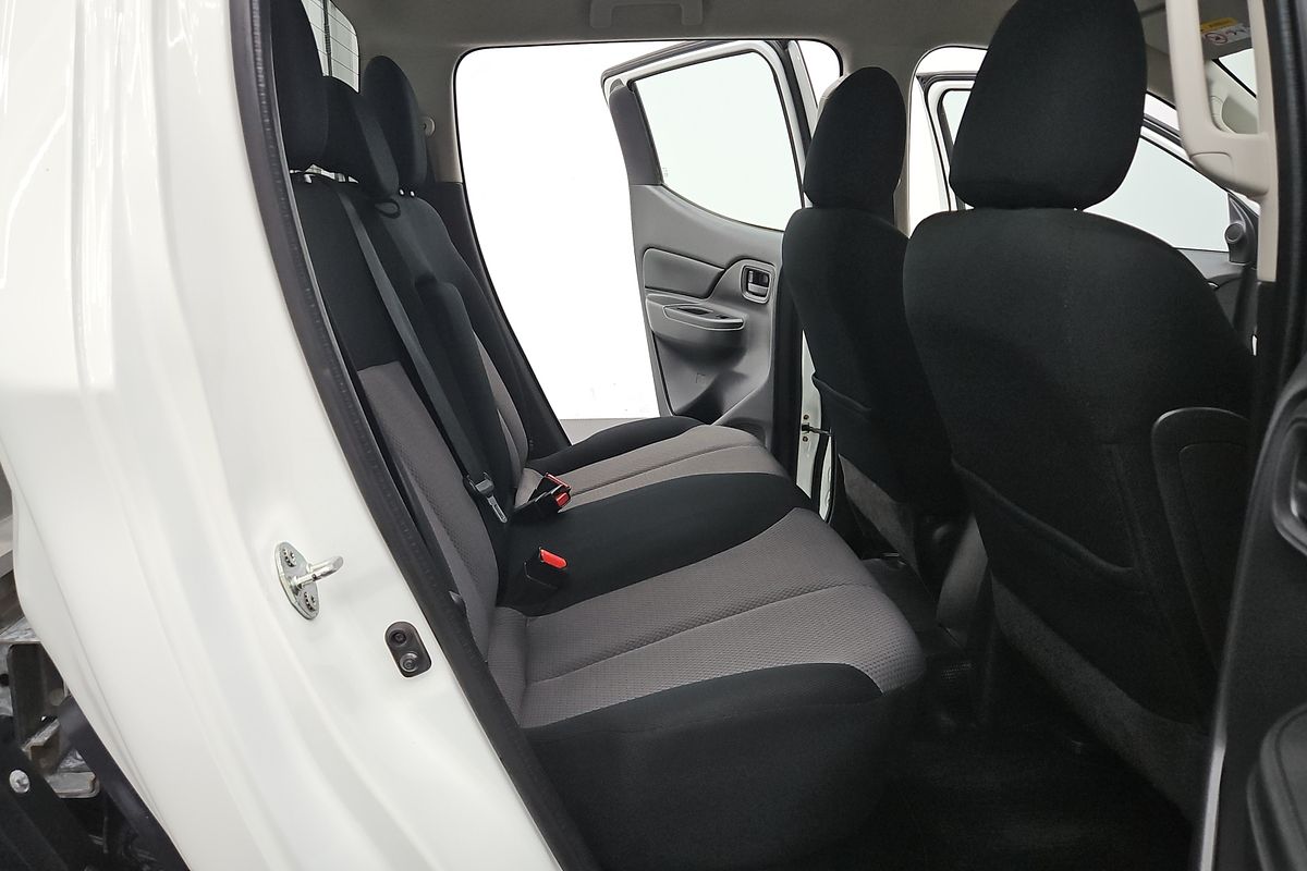 2022 Mitsubishi Triton GLX MR 4X4