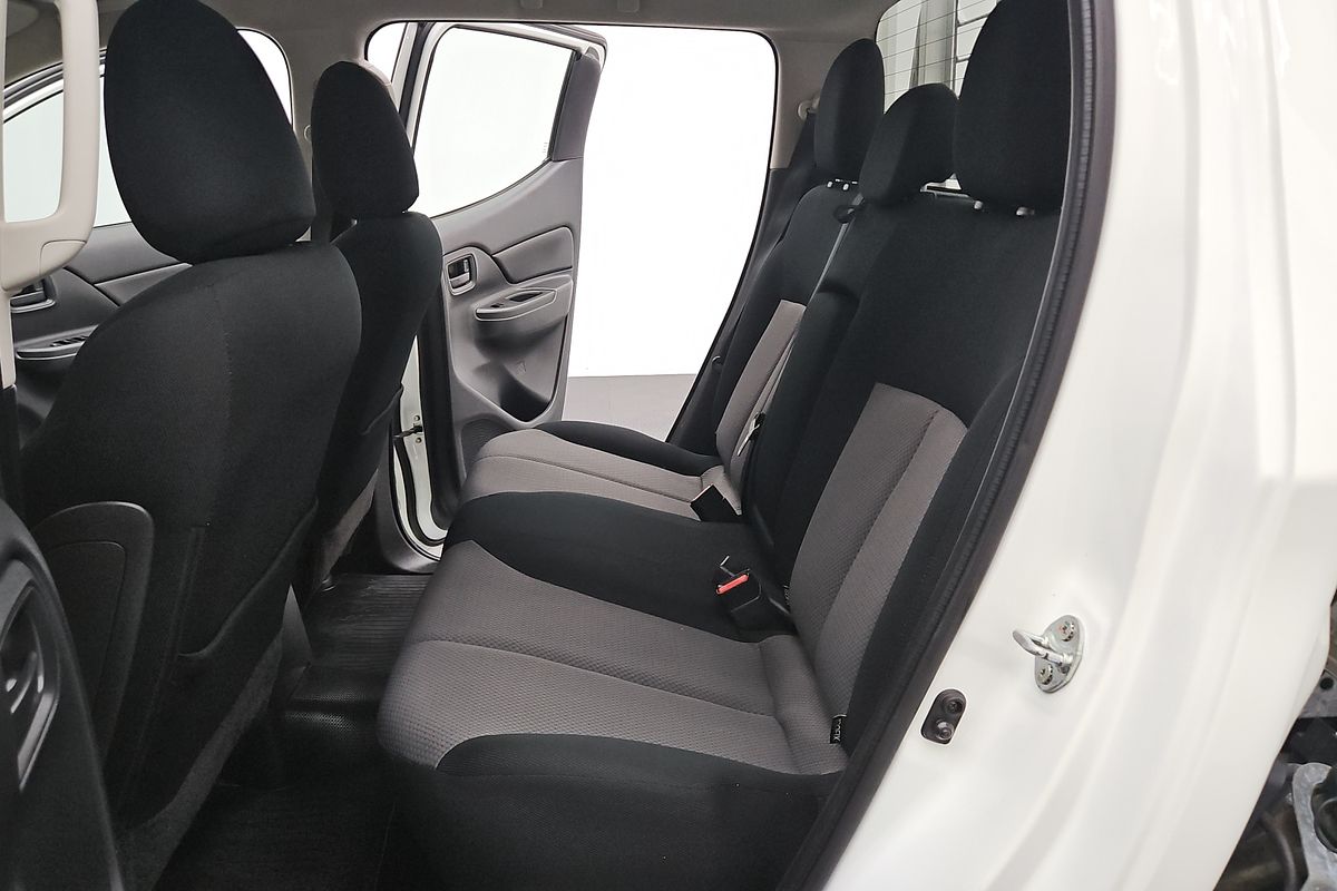 2022 Mitsubishi Triton GLX MR 4X4