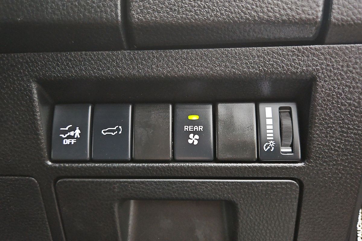 2023 Isuzu MU-X LS-U