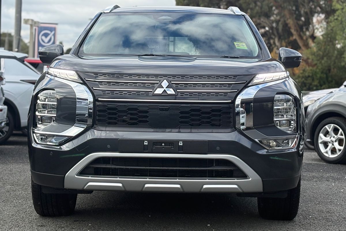 2025 Mitsubishi Outlander PHEV ES ZM