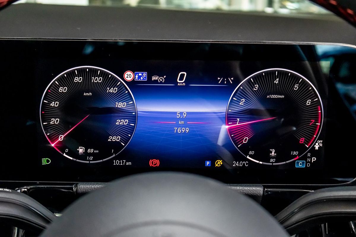 H247 806MY GLA200 Special Ed W AG DUAL 7sp 1.3
