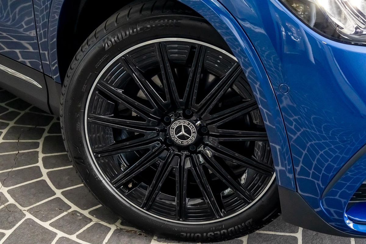 H247 806MY GLA200 Special Ed W AG DUAL 7sp 1.3